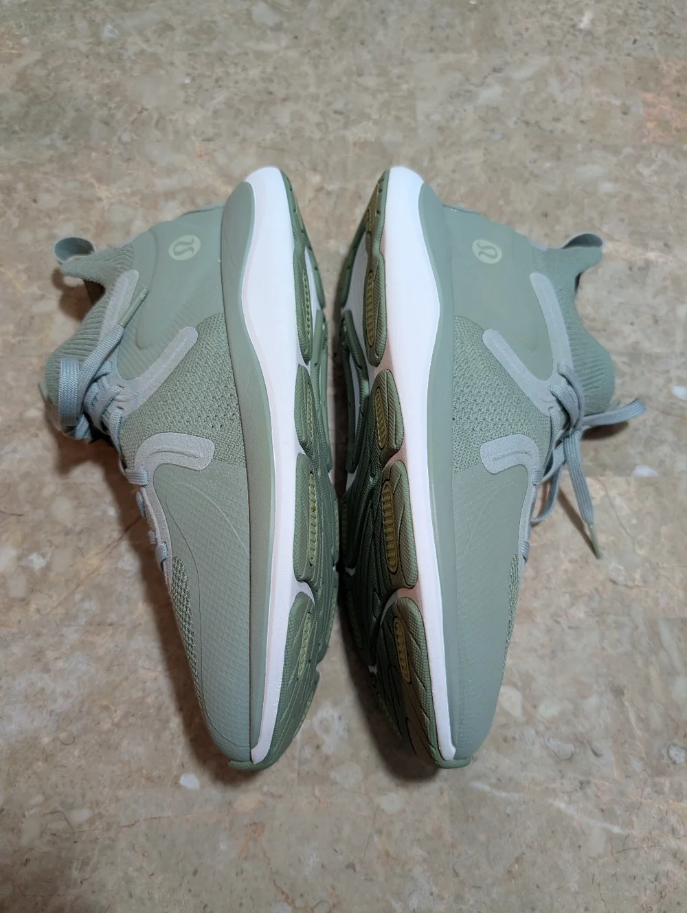Lululemon Chargefeel 2 Mid Workout Shoes Lime White Women's Size 9 No Box - Picture 8 of 12